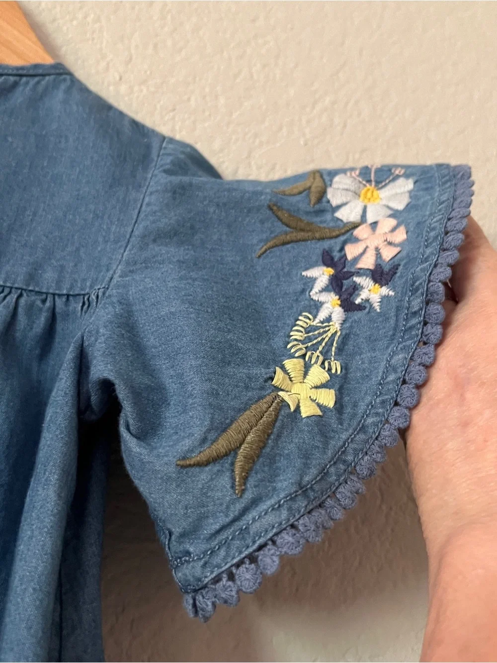Mud Pie Le Jardin Chambray Dress Girls 2T Floral Embroidered Flutter Sleeve Boho
